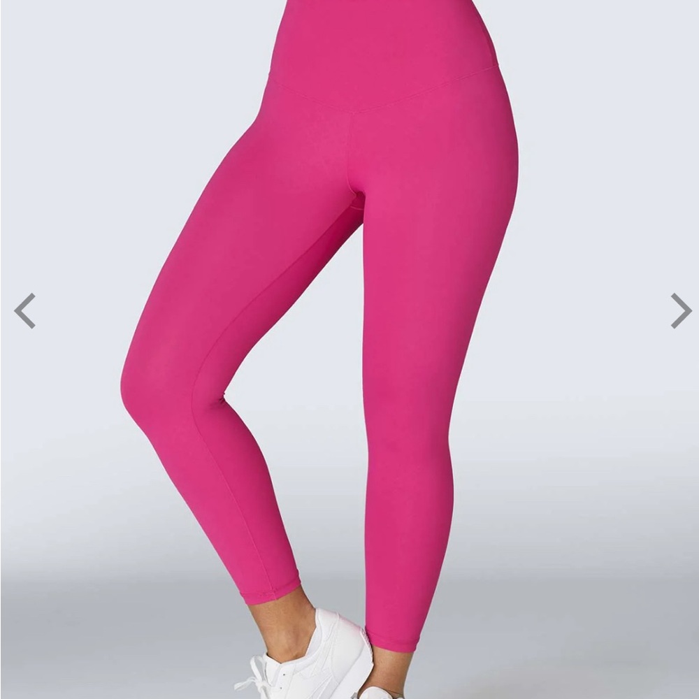 Shefit Boss leggings size S. Wore once or twice still in mint conditions.